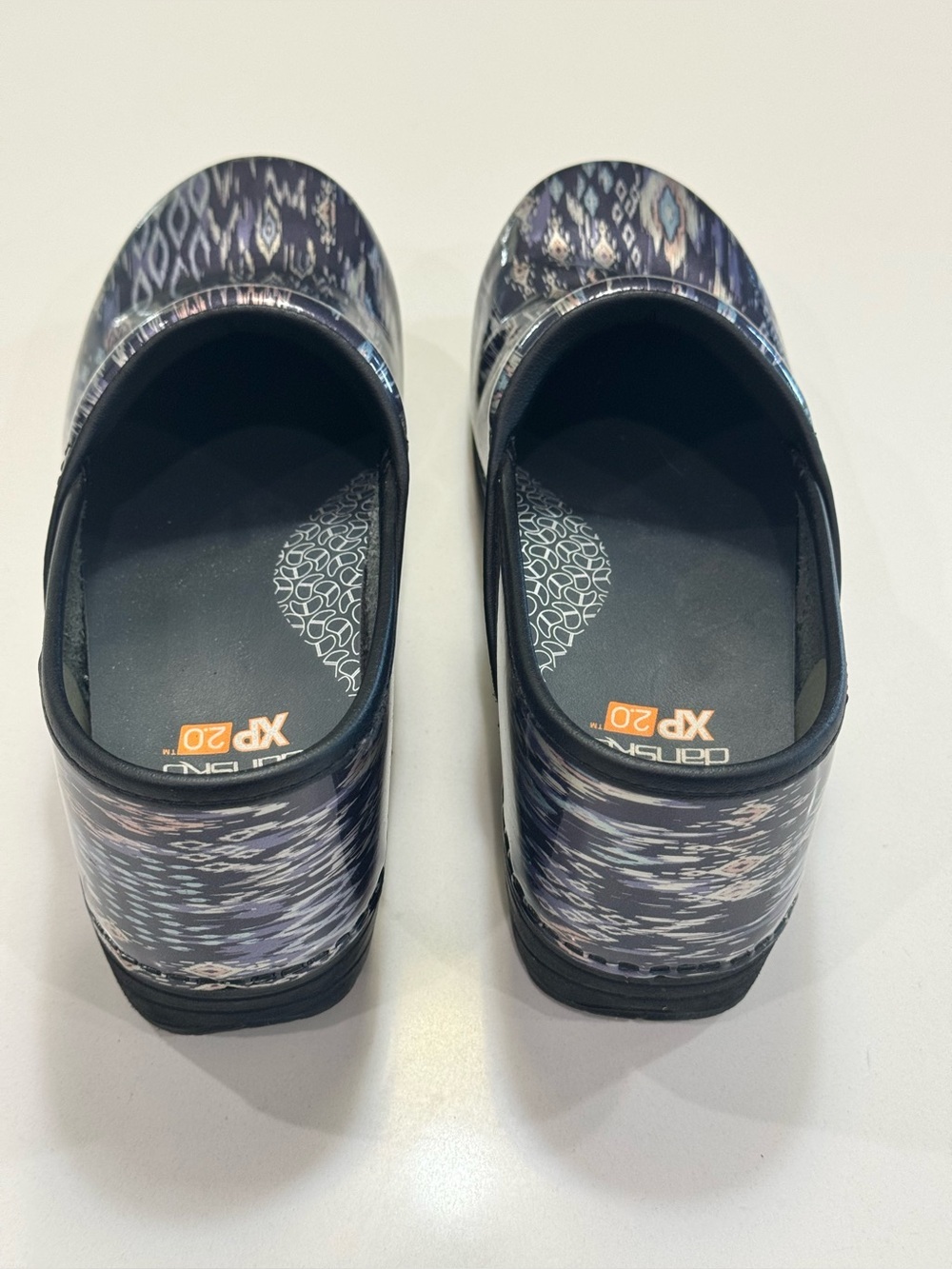 Dansko XP 2.0 Clogs Womens EU-38/US-7.5-8 Southwestern Multicolor Patent Leather - Picture 3 of 10